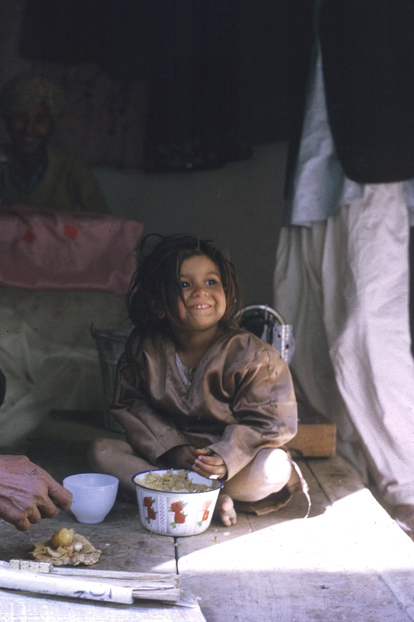 lunch-time-in-bazaar-1970