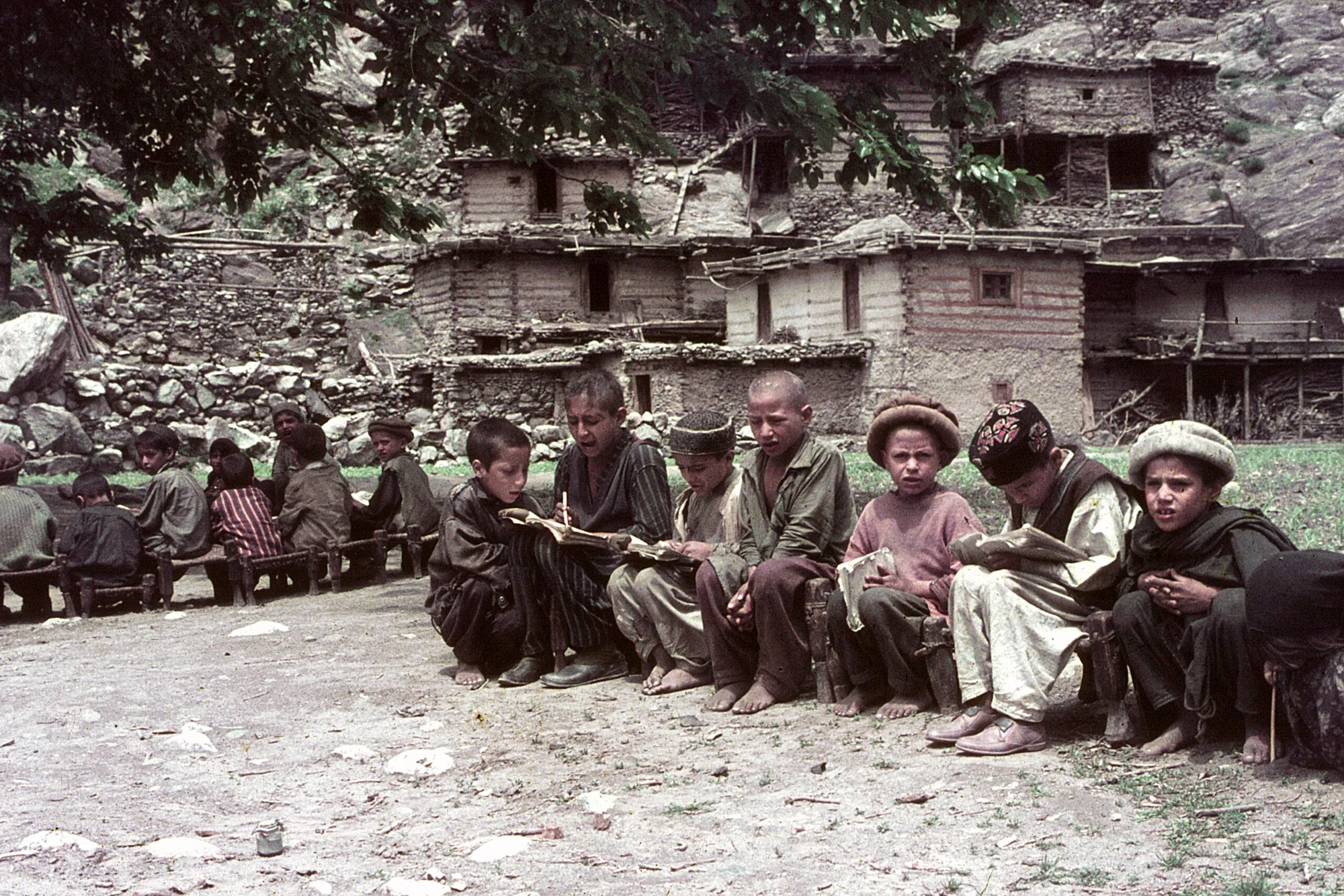 nuristani-classroom-1971