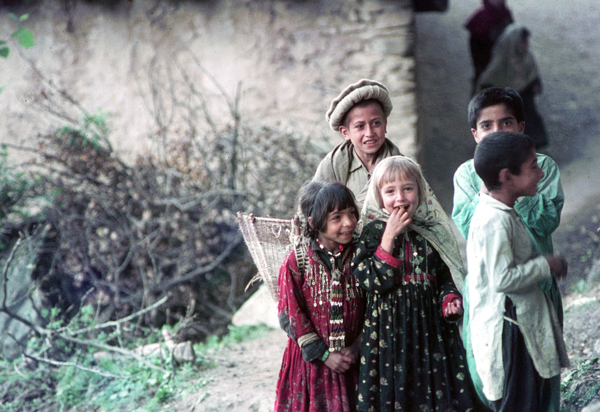 nuristani-children-1971