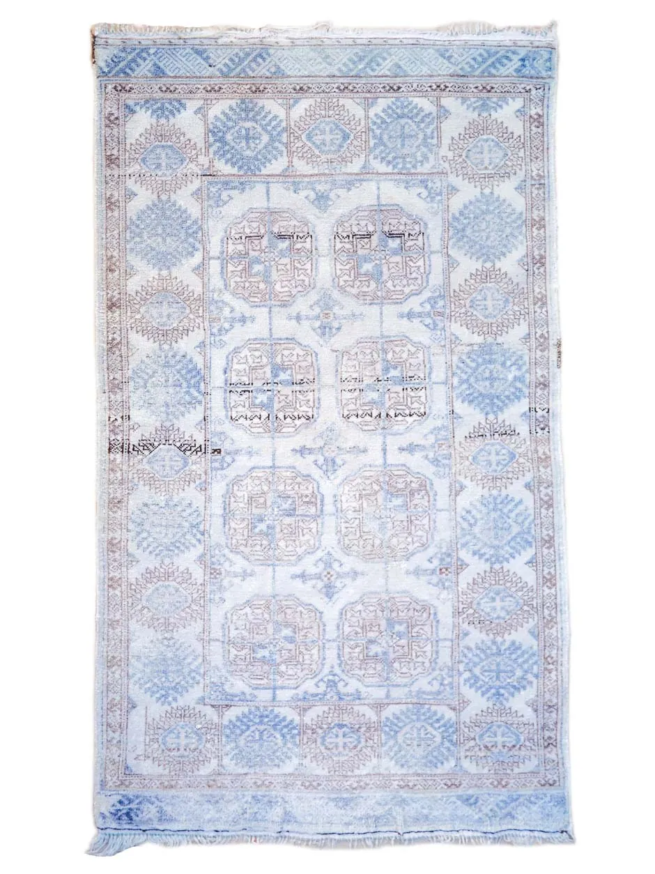 Hand-Woven Bukhara Gül (Flower) Pile Rug